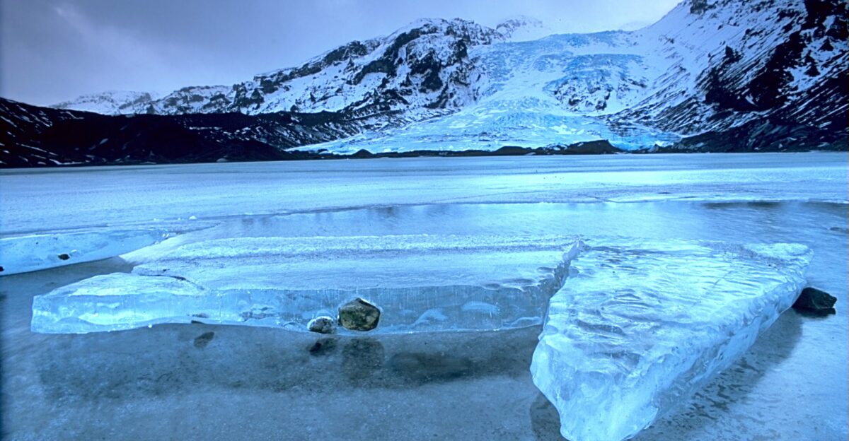 G gj kull an outlet glacier extending from Eyjafjallaj kull Iceland L ni is the lake visible in the foreground