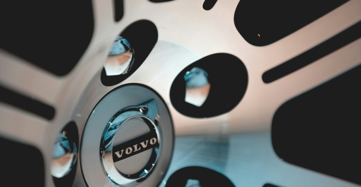 black and white car wheel
