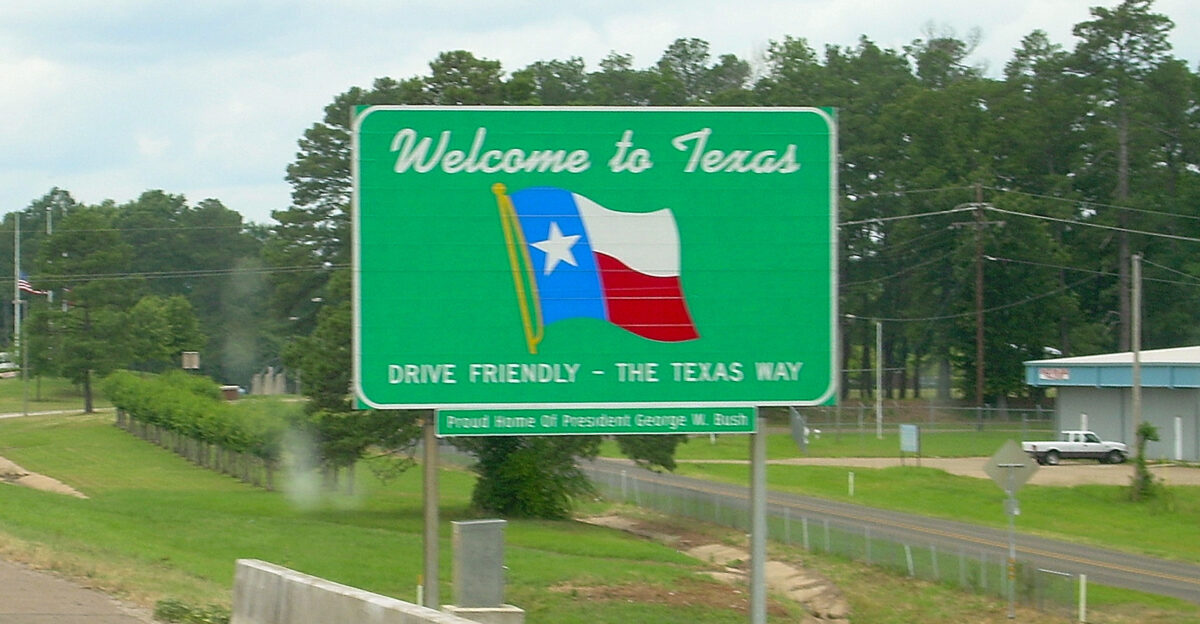 Texas state welcome sign along Interstate 30 entering from Arkansas