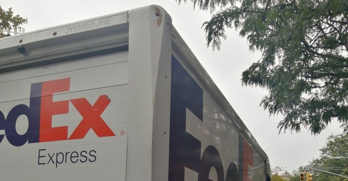FedEx express by Pepe