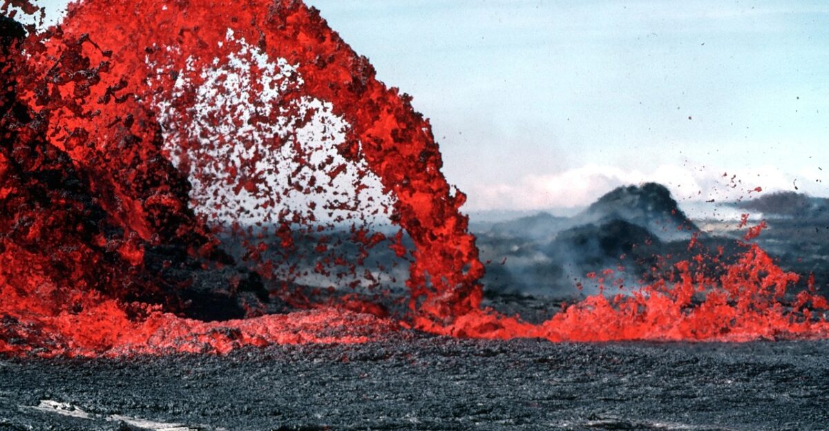 lava magma volcanic eruption glow hot rock p hoehoe hawaii volcanic fountain fluid lava lava lava lava lava magma hawaii hawaii hawaii hawaii