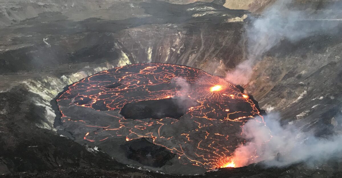 K lauea summit eruption in Halema uma u crater - October 2 2021