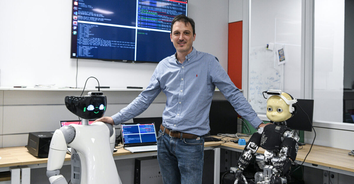 Lorenzo Natale Researcher at the Italian Institute of Technology working on the R1 humanoid robot project of the Center for Robotics and Intelligent Systems CRIS Humanoid Sensing and Perception lab