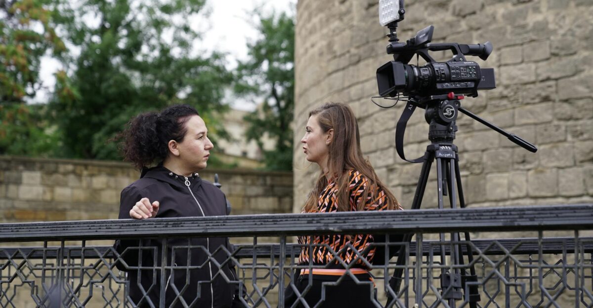 Unlike CNN and Fox News which maintain centralized reporting operations