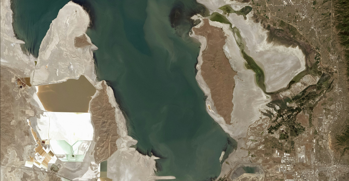 satellite images Great Salt Lake green patches