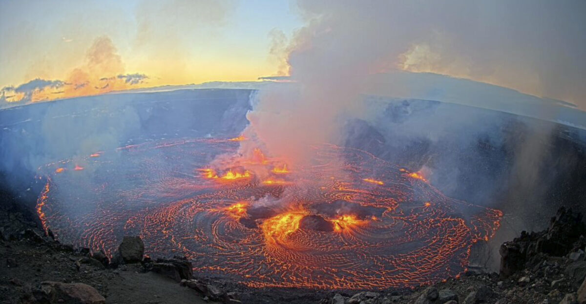 Hawaii s Mount Kilauea volcano has erupted again Watch it live - OPB