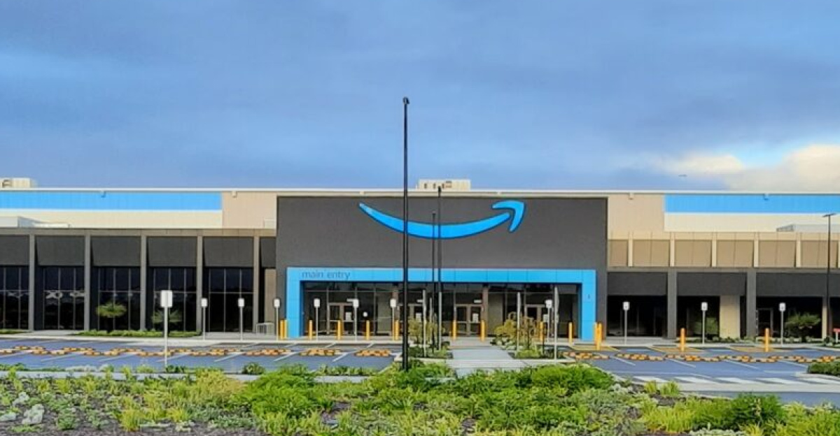 Amazon distribution centre jandakot Western Australia