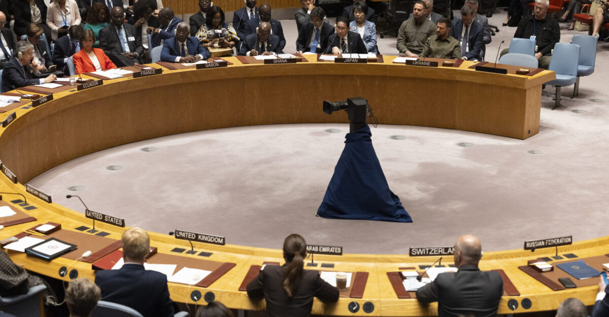 Deputy Prime Minister Oliver Dowden seen with Ukrainian President Volodymyr Zelenskyy attends the UN Security Council Ukraine Open Debate at the United Nations General Assembly UNGA in New York Picture by Kirsty O Connor Cabinet Office