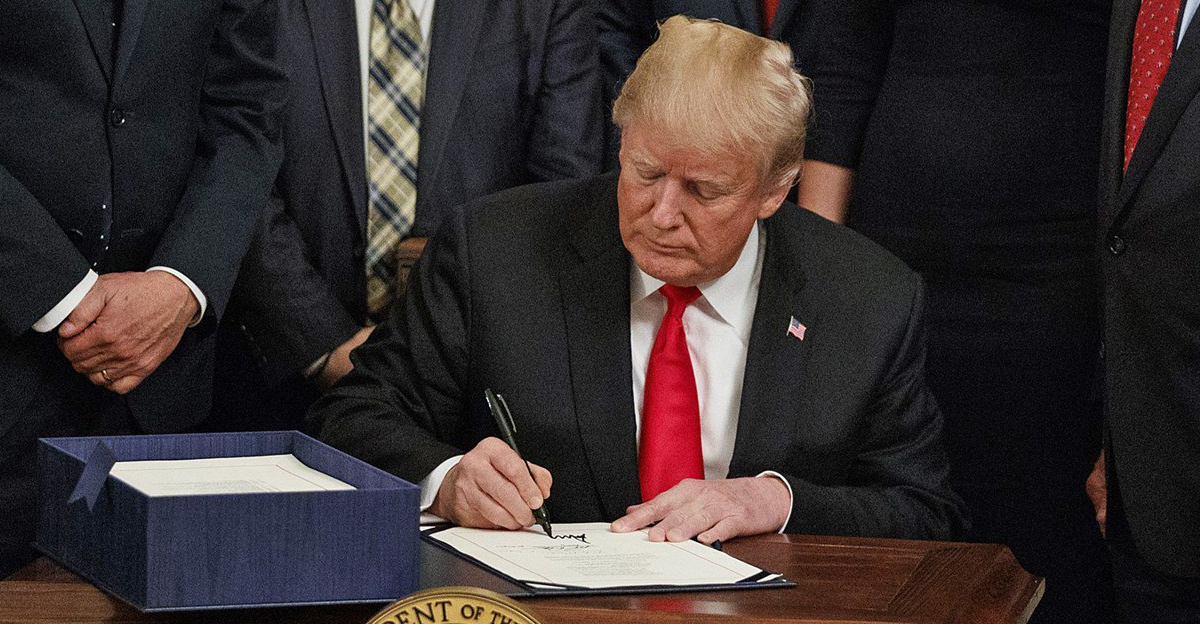 Very pleased that @POTUS signed landmark bipartisan legislation to address opioid crisis that’s plaguing our state and country. We’re not going to fix this problem overnight, but the SUPPORT Act will make a big difference.