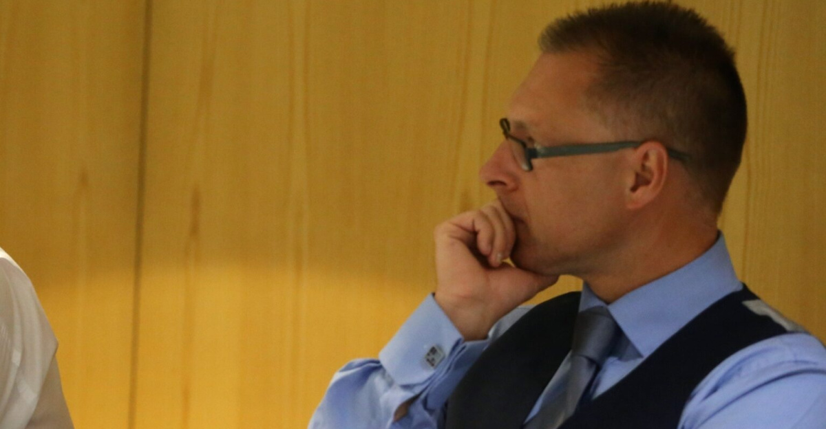 <p>The Enterprise and Business Committee is conducting an inquiry examing tourism in Wales.
</p><p>It held discussion groups at the National Museum, Cardiff and Oriel y Parc, St David's at which members of the Committee met with local tourism organisations, attractions and small businesses to find out what they thought about how tourism in promoted and supported in their area.
</p><p>Mae'r Pwyllgor Menter a Busnes yn cynnal ymchwiliad sy’n archwilio twristiaeth yng Nghymru. 
</p>
Cynhaliwyd grwpiau trafod yn yr Amgueddfa Genedlaethol, Caerdydd ac yn Oriel y Parc, Tyddewi, lle bu aelodau'r Pwyllgor yn cwrdd â sefydliadau twristiaeth lleol, atyniadau a busnesau bach i gael gwybod beth oedd eu barn ar sut y caiff twristiaeth ei hybu a’i chefnogi yn eu hardal.