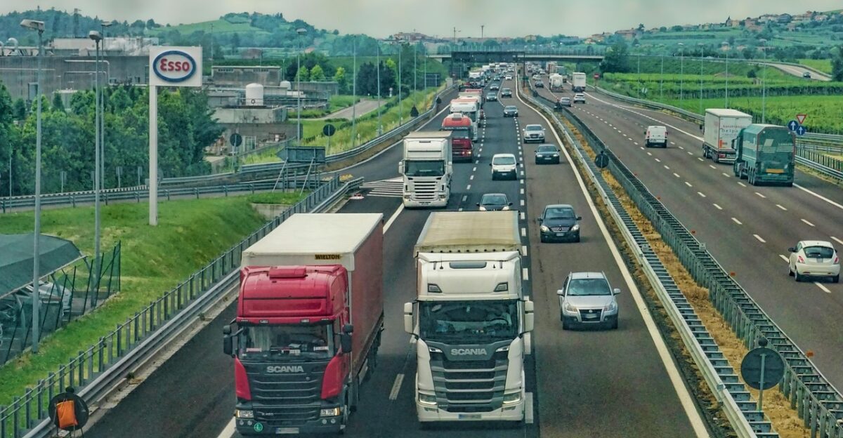 highway road trucks vehicles traffic transport transport vehicles highway highway highway highway trucks trucks trucks trucks traffic traffic traffic traffic transport transport transport transport transport