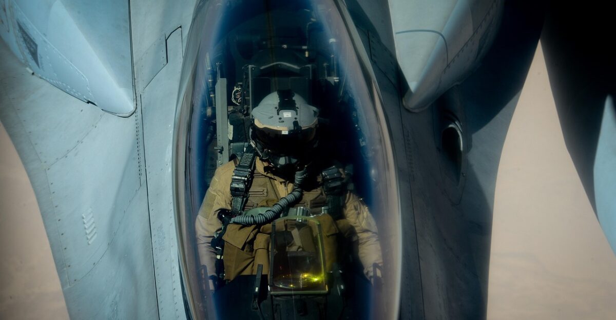 f-16a fighting falcon pilot belgian air force air force pilot fighter jet aviation aircraft refueling