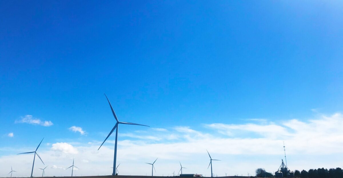 wind mills under blue sky