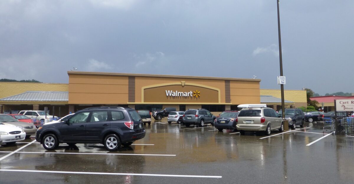 This store was originally Hills 101 It is possible to tell this was Hills from the exterior but inside it looks like any other regular Walmart store This store also operated as Ames 1101 until 2002 before Walmart 877 Freeport Road Pittsburgh Pennsylvania