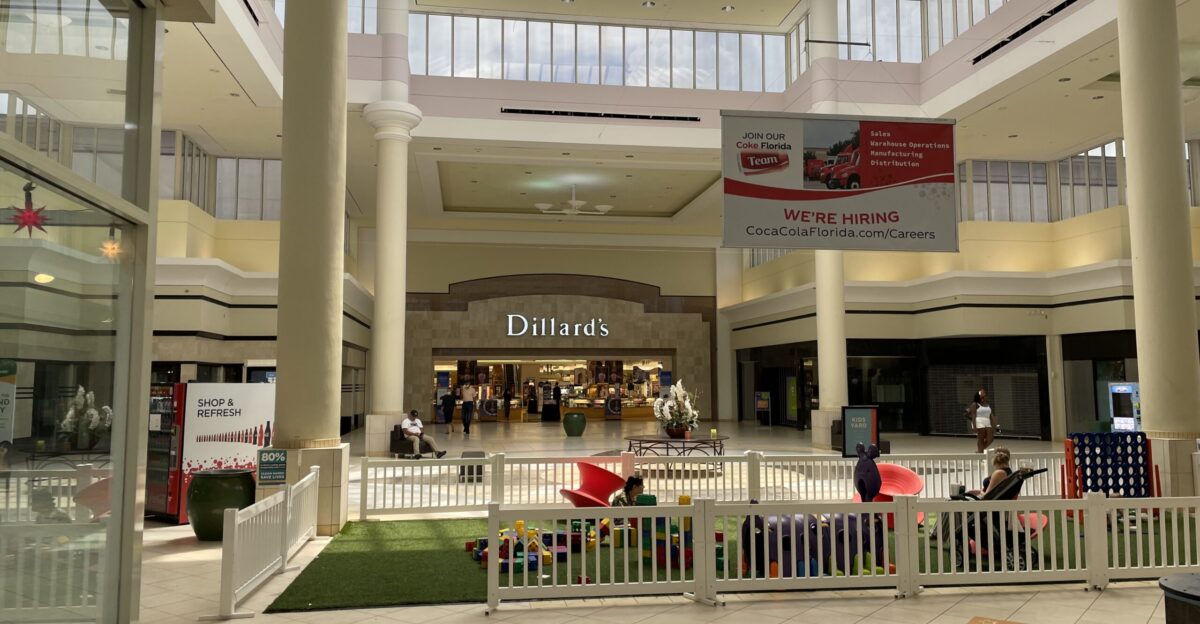 Atrium in front of Dillards at the Edison Mall