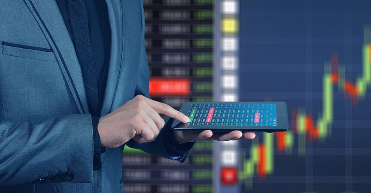 stock exchange, win, boom, businessman, tablet, computer, steering, business, symbol, arrow, direction, up, tendency, banks, trading floor, dollar, euro, finance, financial crisis, business dealings, capital, economy, loans, politics, pension, speculation, loss, delivery date, forward business, world economy, stock exchange, finance, finance, finance, finance, finance, economy, economy, economy, economy