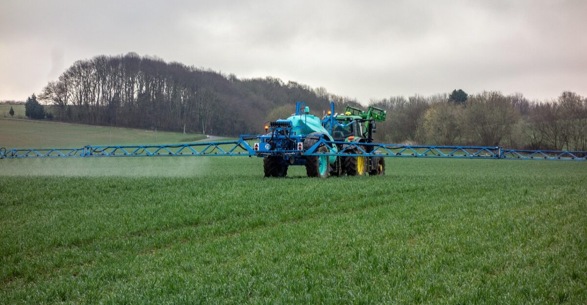tractor fertilizer pesticide spray agriculture field rural nature machine farmer fertilize fertilizer fertilizer fertilizer fertilizer fertilizer pesticide pesticide