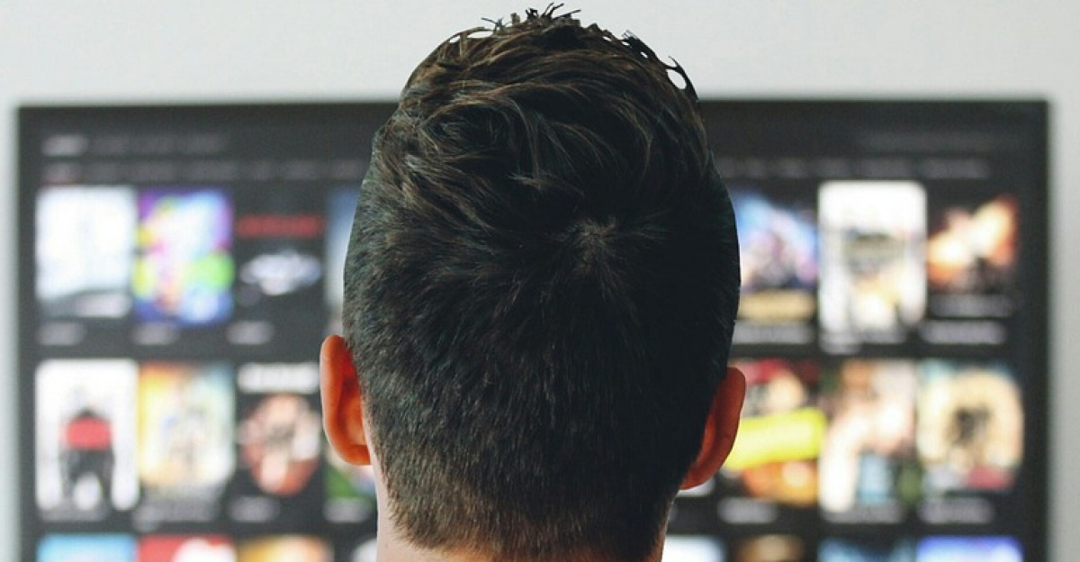 new year, man, tv, watching, room, office, modern, technology, screen, watching control, home, desk, table, concept, video, netflix, entertainment, media, digital, film, presentation, play, network, searches, episode, movies