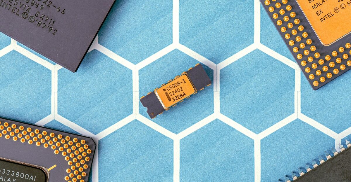 intel 8008 cpu old processor collectible photo photography photoshoot studio intel 8008 c8008 8008-1 microprocessor blue photography intel intel intel intel intel microprocessor