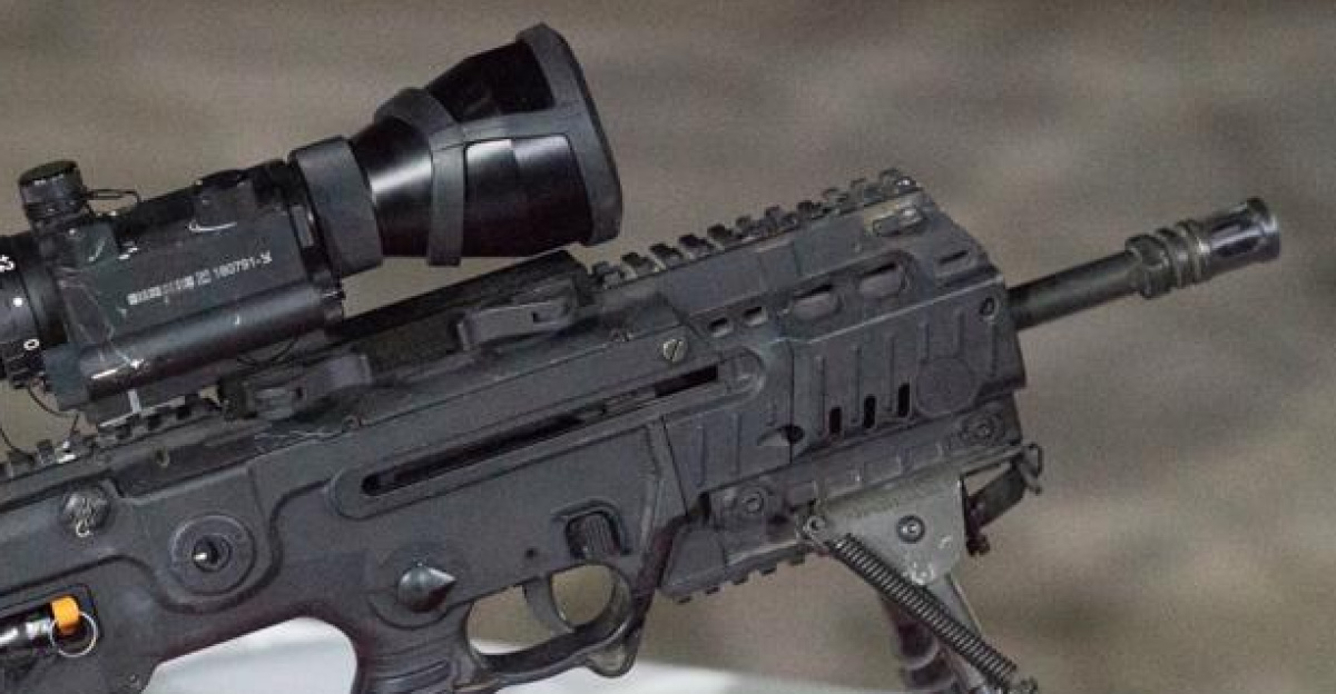 מיקרו תבור עם כוונת ליאור X4 פוקוס משתנה. פיתוחי הנשק שהציגה מחלקת האמל"ח בזרוע היבשה למפקדי צה"ל הבכירים. מקלעים משוכללים וכוונות דיגיטליות, תצפית נשלטת מרחוק ומטול שיירה רקטות קטנות - אלו רק חלק קטן מפיתוחי הנשק.