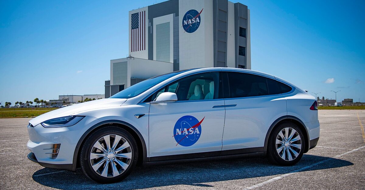 Tesla Model X used by NASA for the SpaceX Crew Dragon mission