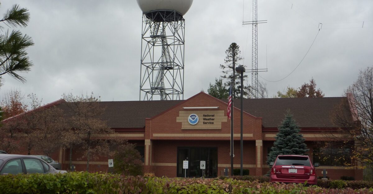 File US National Weather Service office and radar in Negaunee