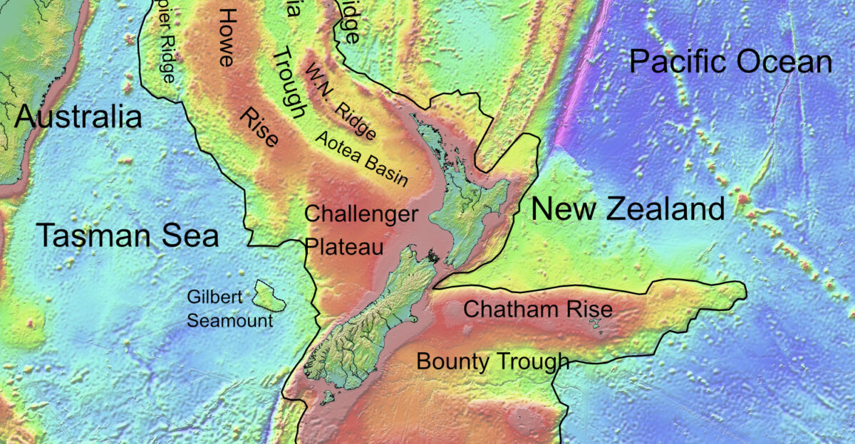 Topographic map of Zealandia based on bathymetry data from Scripps Institution of Oceanography University of California San Diego Boundary is based on information which was given in Nick Mortimer Hamish Campbell 2014 Zealandia - Our Continent Revealed London Penguin Books p 54 ISBN 978-0-143-57156-8