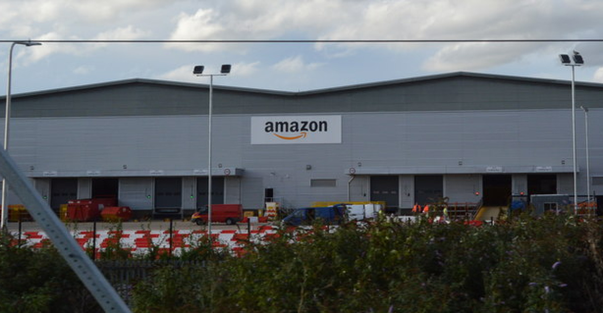Amazon Warehouse <span class="mw-valign-text-top" typeof="mw:File/Frameless"><a href="//commons.wikimedia.org/wiki/File:Amazon_Warehouse_-_geograph.org.uk_-_6058563.jpg#ooui-php-4" title="Edit this at Structured Data on Commons"><img decoding=