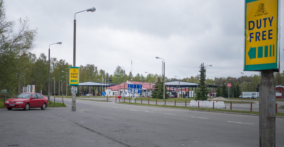 The red-roofed buildings are the Russian border post Then duty-free shops still in Russia before reaching the Polish border post