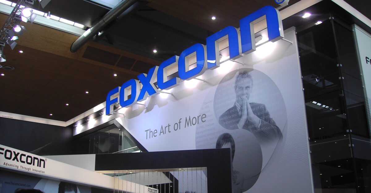 CeBIT 2005 Logo vom Foxconn Stand