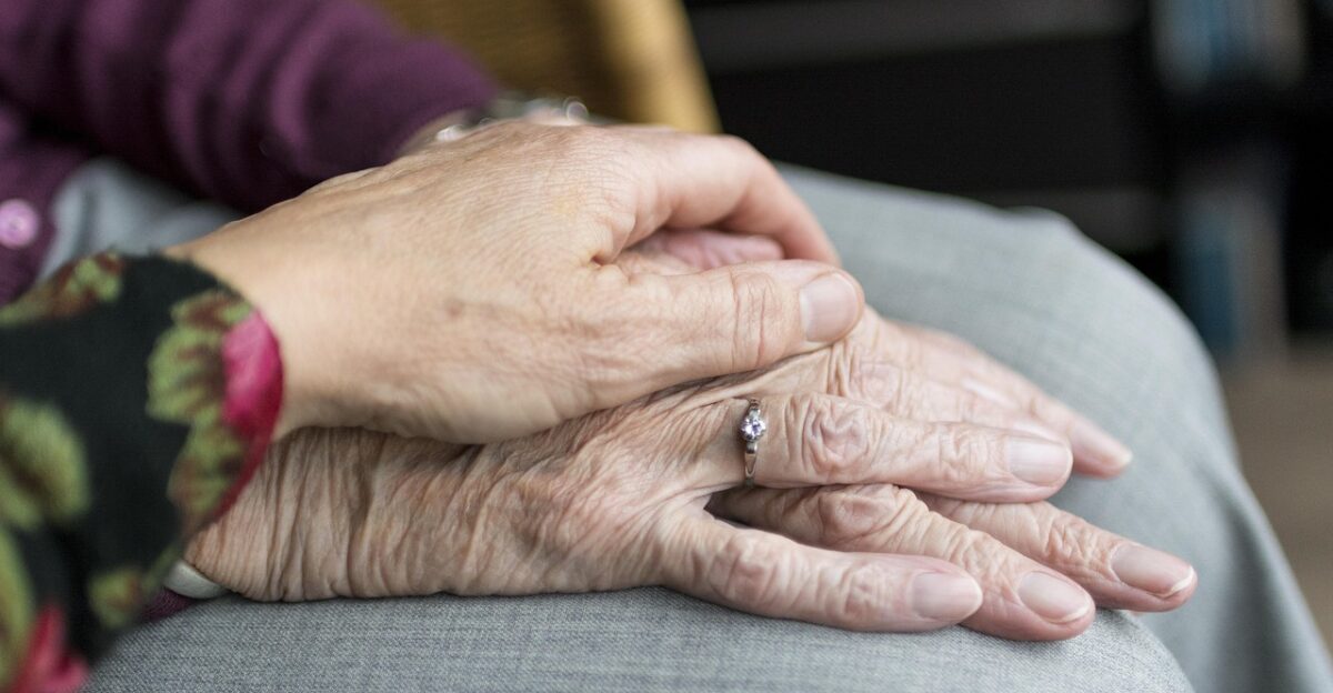 christmas wallpaper hands old old age elderly vulnerable care old person self-reliance help health seniors happy mothers day mother daughter family love mom grandmother grandparents