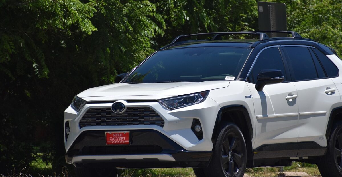 toyota rav 4 hybrid crossover suv technology travel road-trip car wallpapers driving car vehicle highlander nature drive white black trees backgrounds fast speed