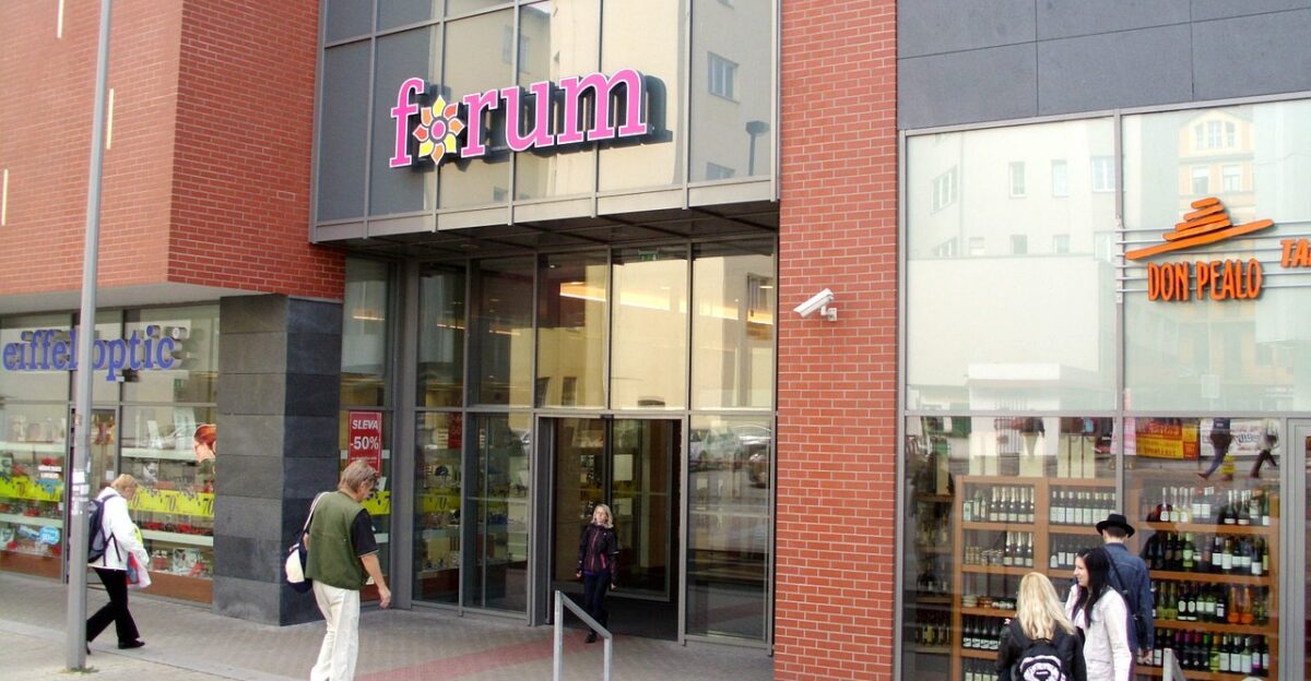 shop shopping mall entrance building people shopper sale oc forum st nad labem mall mall mall mall mall entrance shopper shopper shopper shopper