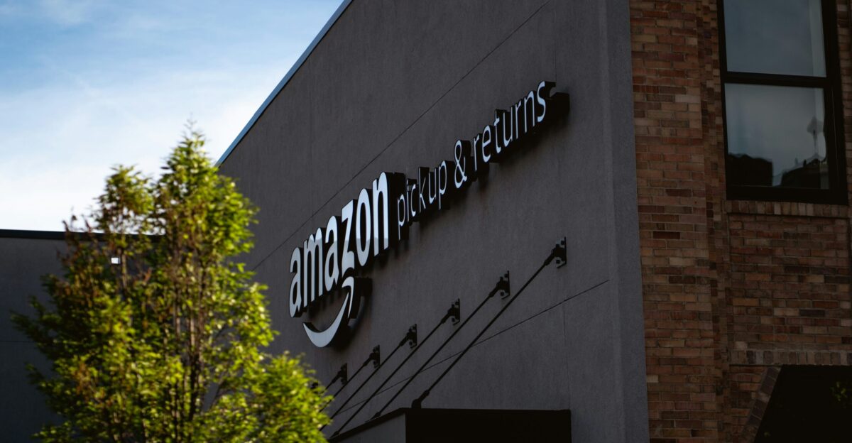 Amazon pickup returns building