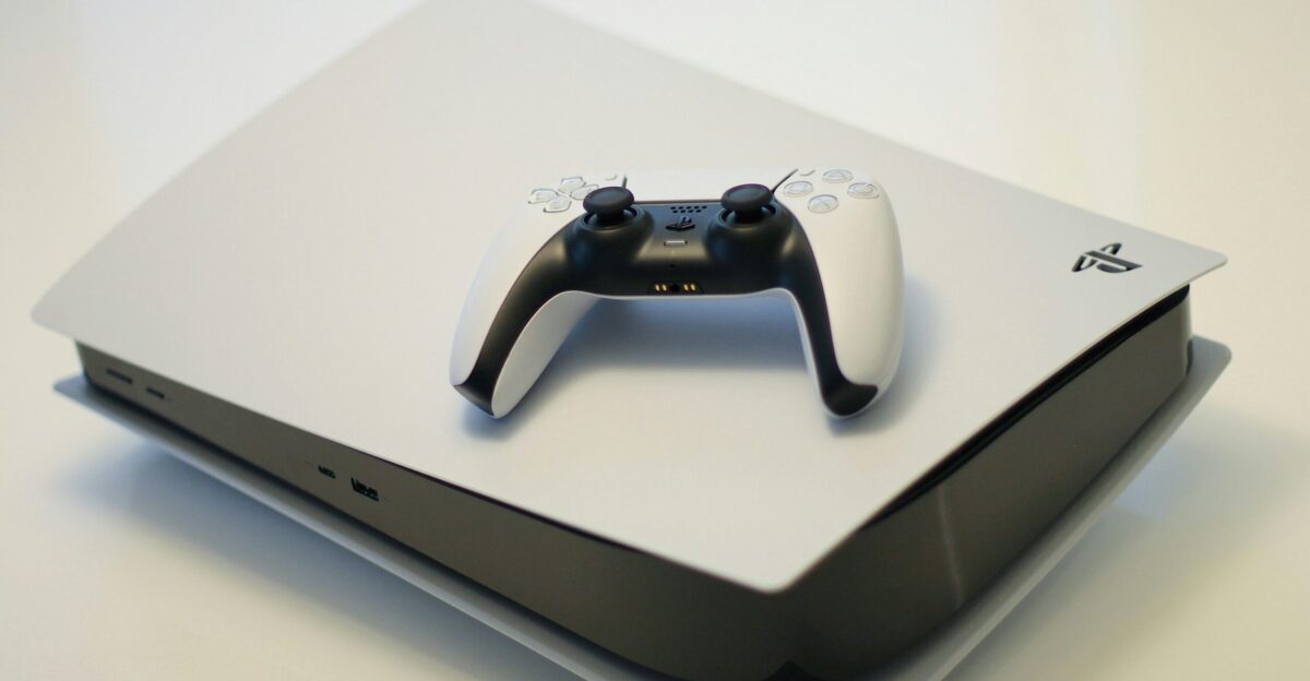 black and white xbox one game controller