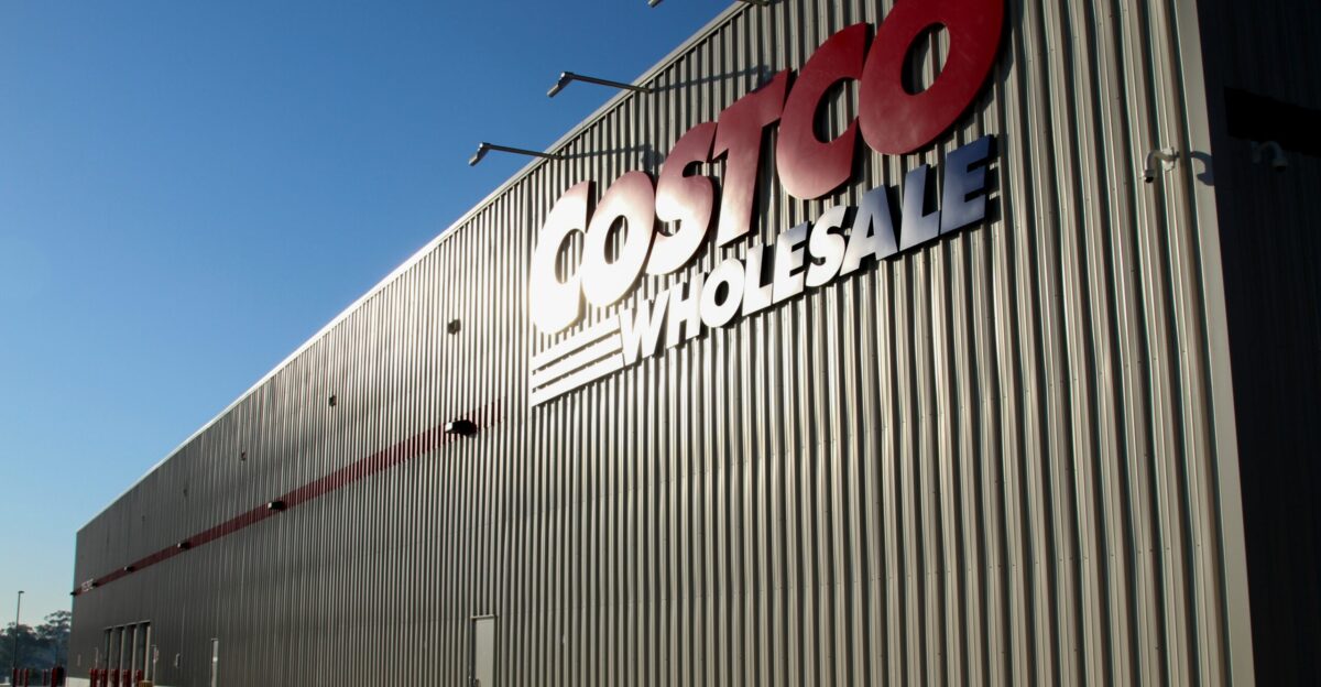 a building that has a sign on the side of it