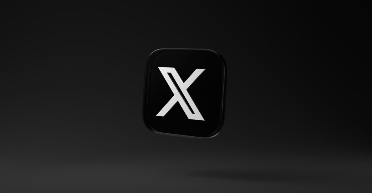 A black square with a white x on it