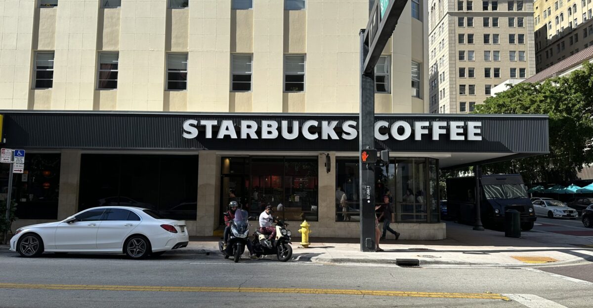 Starbucks Downtown Miami FL 7 December 2022