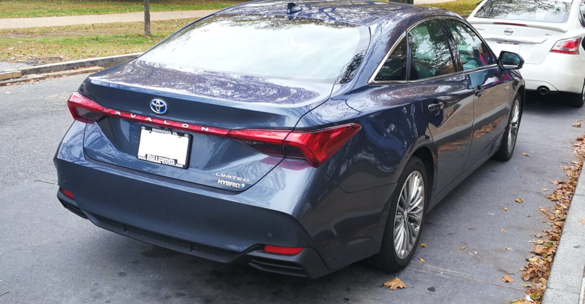 Toyota Avalon Hybrid Limited