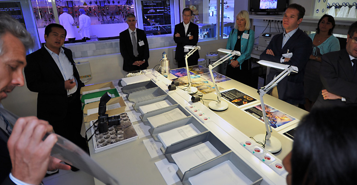 <p>Ambassadors of the Vienna Based Permanent Mission were given a guided tour to the Training Centre, the Radiometrics Laboratory, Radioecology Laboratory and the Marine Environmental Studies Laboratory during their visit to IAEA Environment Laboratories in Monaco. 4 Quai Antoine Premier, MC 98000 Monaco. 30 September 2011
</p><p>Copyright: <a href="<a rel="nofollow" class="external free" href="http://www.iaea.org/NewsCenter/Multimedia/Imagebank/index.jsp">http://www.iaea.org/NewsCenter/Multimedia/Imagebank/index.jsp</a>" rel="nofollow">IAEA Imagebank</a>
</p>
Photo Credit: Dean Calma / IAEA